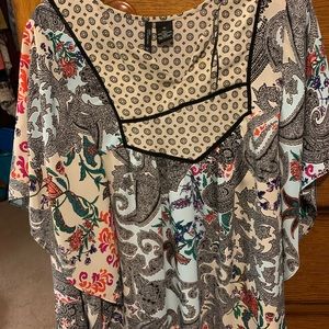 Multi colored flowing top